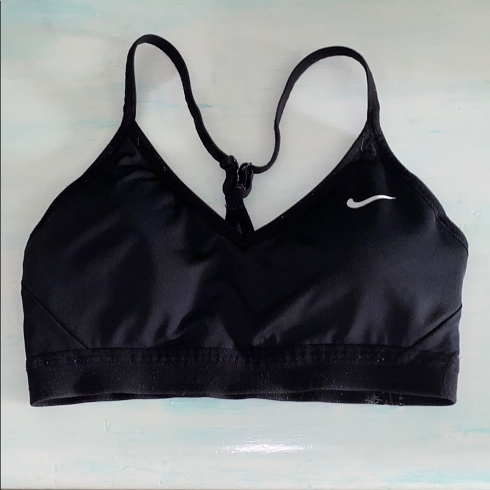 Black nike sports bra